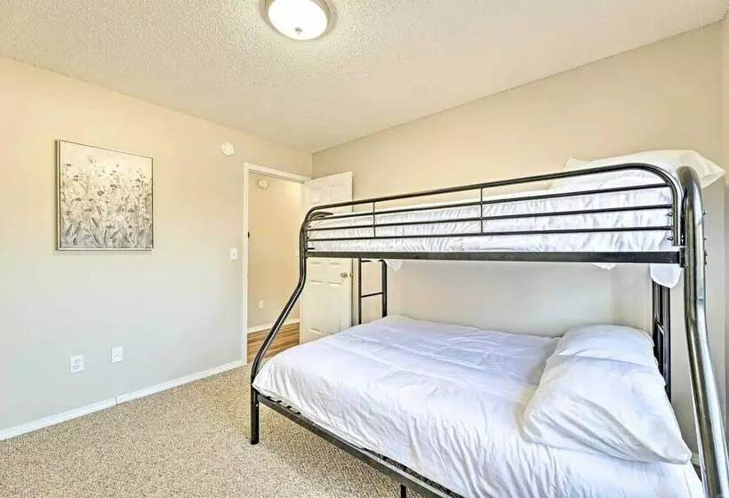 Fayetteville Home W/ Hot Tub ~ 3 Mi To U Of A!