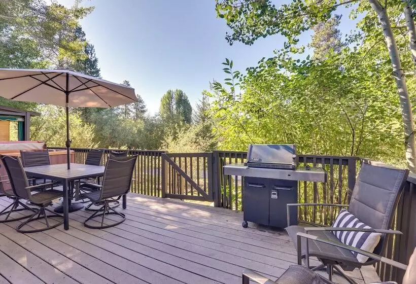 Walk To Main St Frisco: Home W/ Hot Tub + Deck!