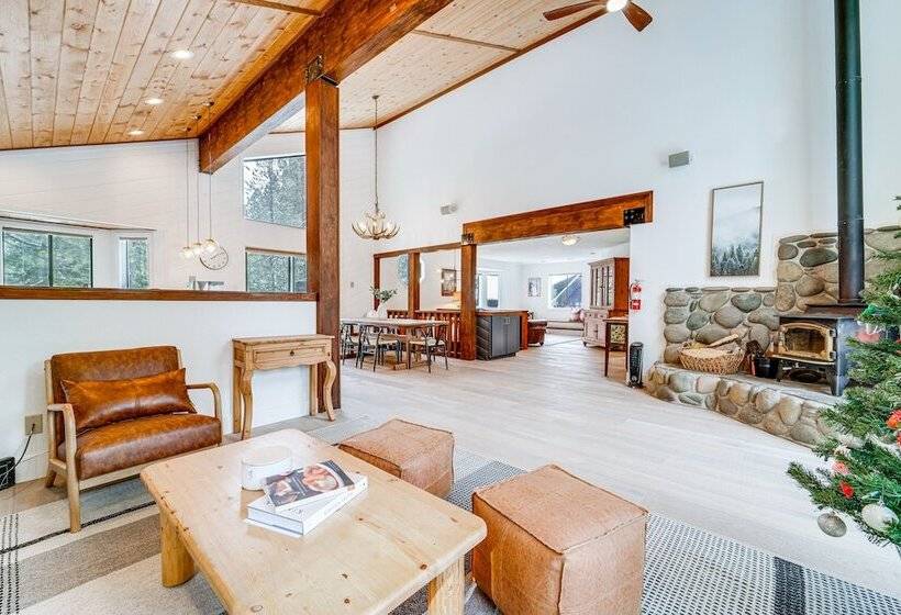 Updated Tahoe Donner Cabin W/ Golf Course Views!