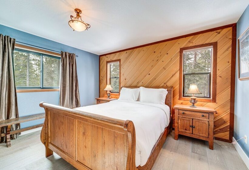 Updated Tahoe Donner Cabin W/ Golf Course Views!