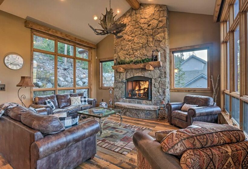 Hilltop Breck Home: Hot Tub, Views & Walk To Town