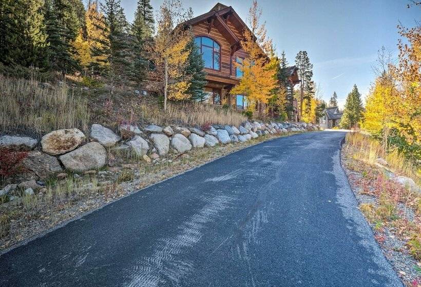 Hilltop Breck Home: Hot Tub, Views & Walk To Town