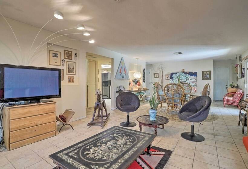 Desert Hot Springs Home W/ Geothermal Mineral Pool