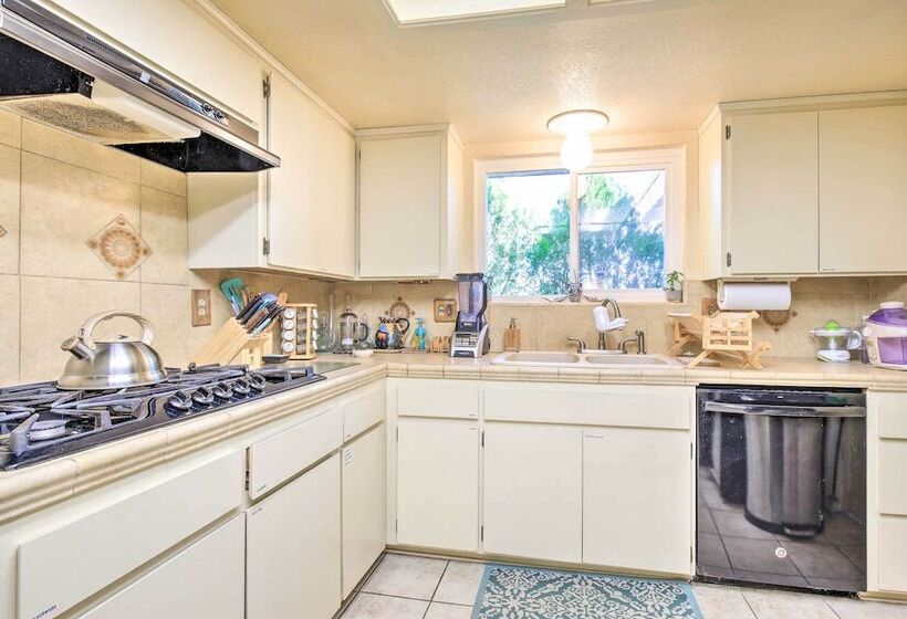 Desert Hot Springs Home W/ Geothermal Mineral Pool