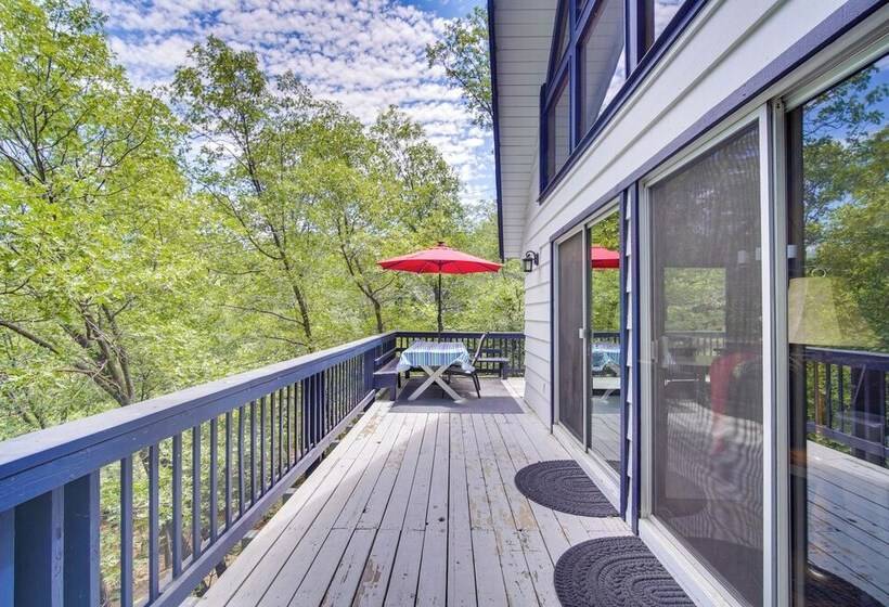 Lake Arrowhead Family Home W/ Game Room