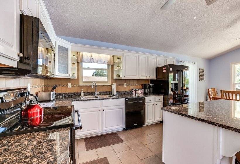 Watts Bar Lake Escape: Private Boat Dock + Ramp!