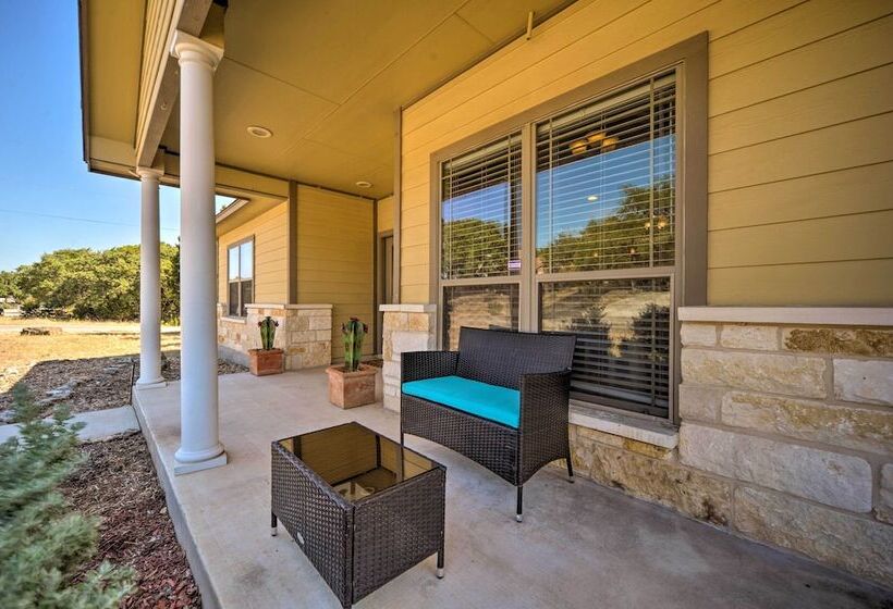 Luxe Canyon Home: Decks, Hot Tub + Lake Views