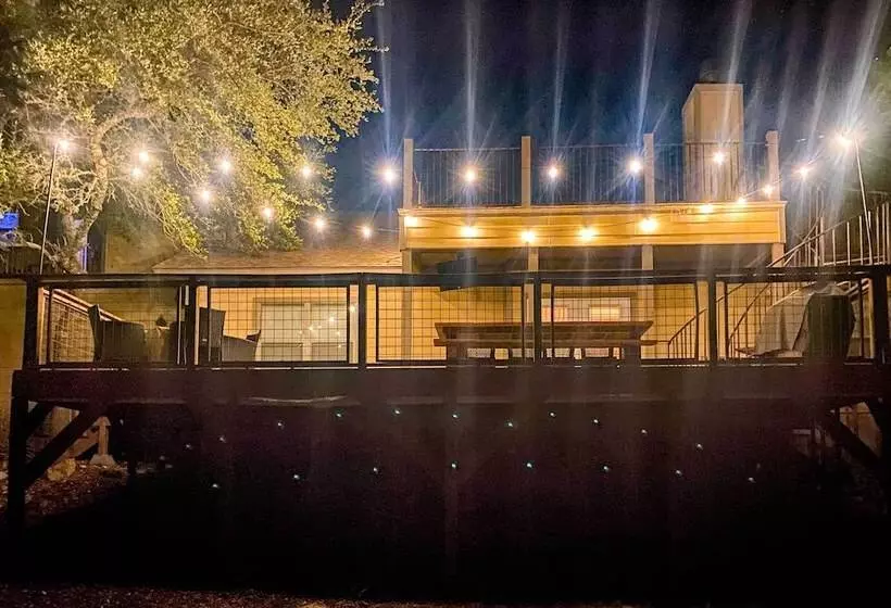 Luxe Canyon Home: Decks, Hot Tub + Lake Views