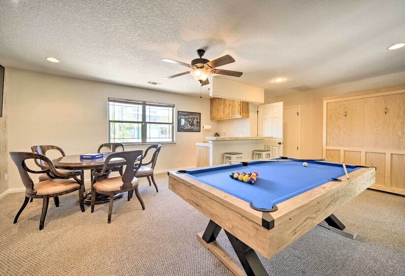 Luxe Canyon Home: Decks, Hot Tub + Lake Views