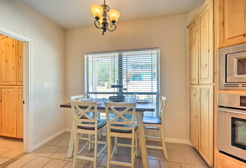 Luxe Canyon Home: Decks, Hot Tub + Lake Views