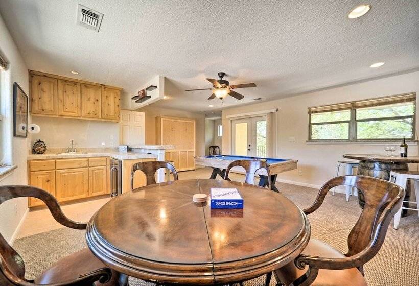 Luxe Canyon Home: Decks, Hot Tub + Lake Views