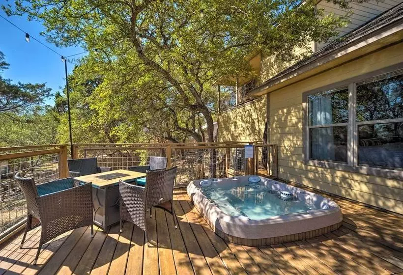 Luxe Canyon Home: Decks, Hot Tub + Lake Views