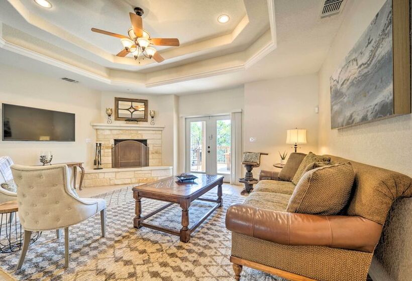 Luxe Canyon Home: Decks, Hot Tub + Lake Views