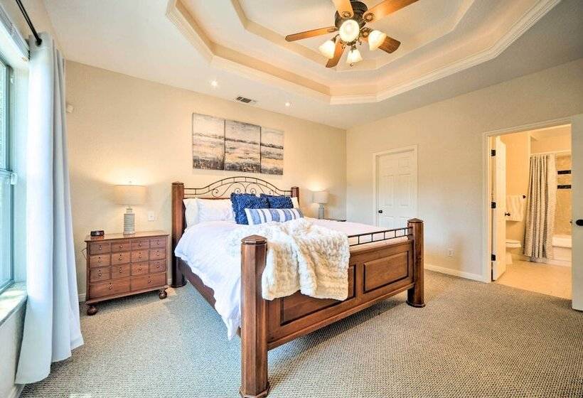 Luxe Canyon Home: Decks, Hot Tub + Lake Views