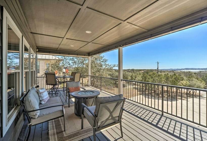 Luxe Canyon Lake Home W/ Gorgeous Lake Views!