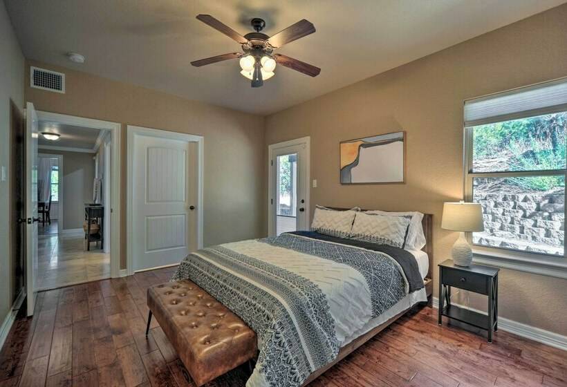 Luxe Canyon Lake Home W/ Gorgeous Lake Views!