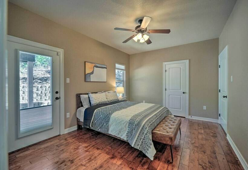 Luxe Canyon Lake Home W/ Gorgeous Lake Views!