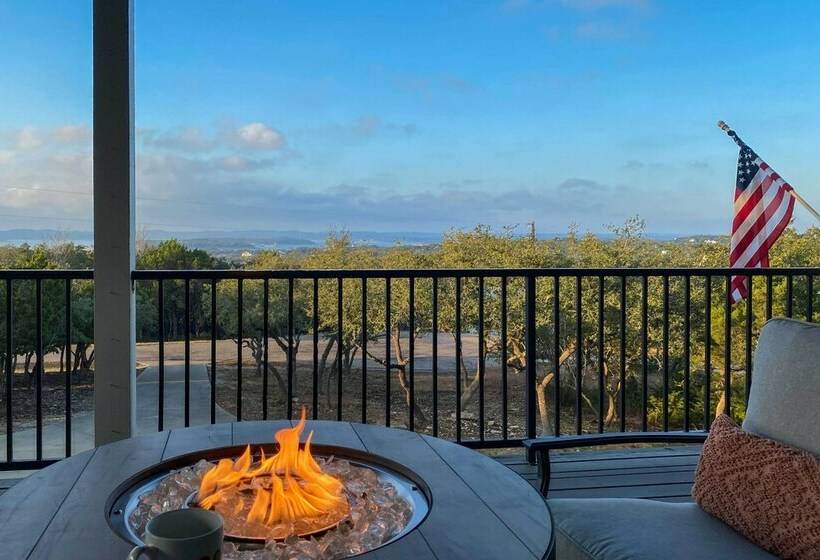 Luxe Canyon Lake Home W/ Gorgeous Lake Views!