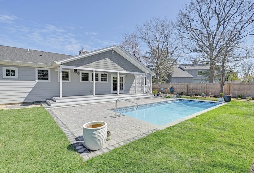 Distinctive Hamptons Home W/ Pool Near Bay, Ocean