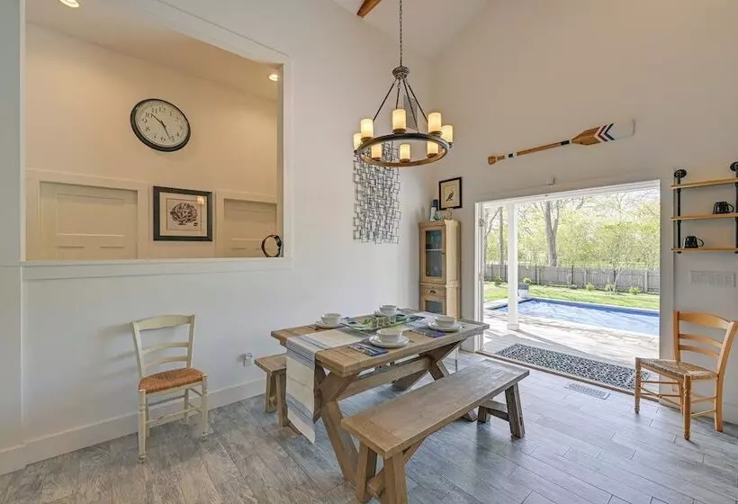 Distinctive Hamptons Home W/ Pool Near Bay, Ocean