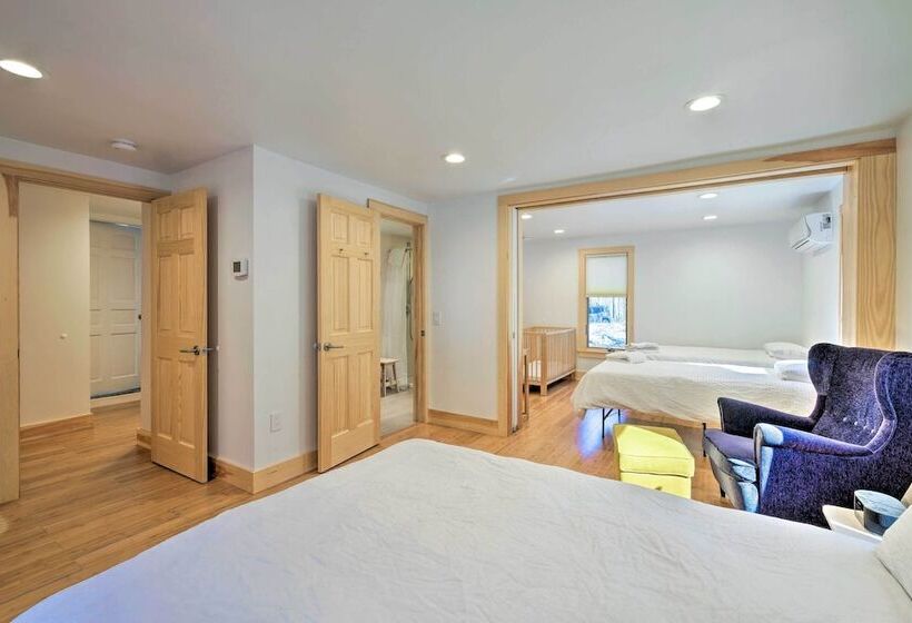 Manchester Home On 40 Acres W/ Game Room & Deck!