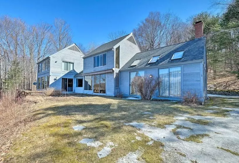 Manchester Home On 40 Acres W/ Game Room & Deck!