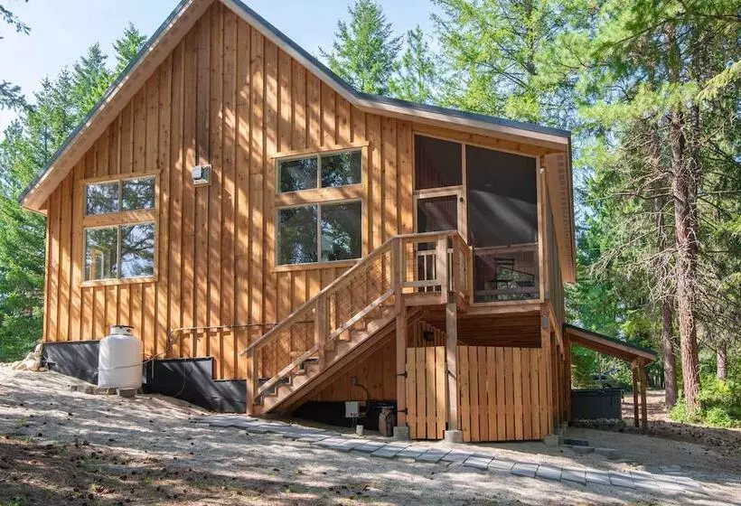 Modern Beaver Valley Cabin W/ Hot Tub & Games!