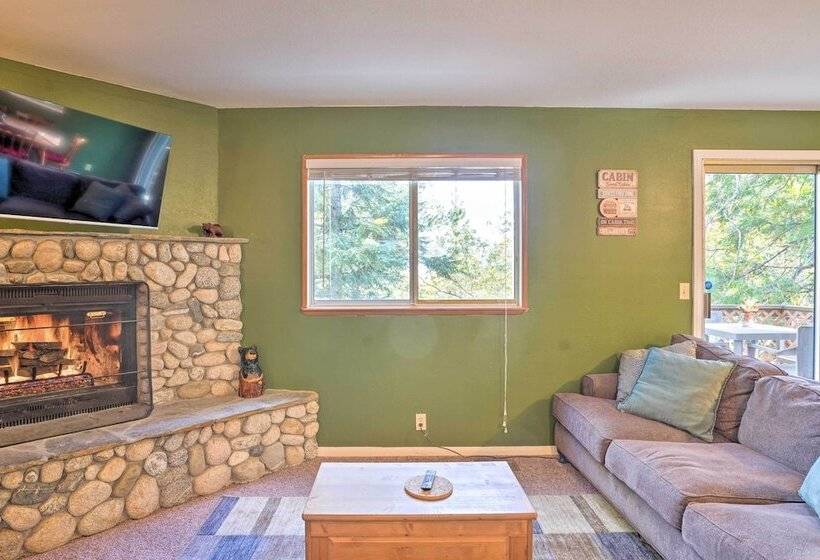 Mountain Escape W/ Views, 3 Mi To Lake Arrowhead