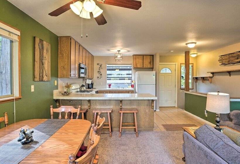 Mountain Escape W/ Views, 3 Mi To Lake Arrowhead