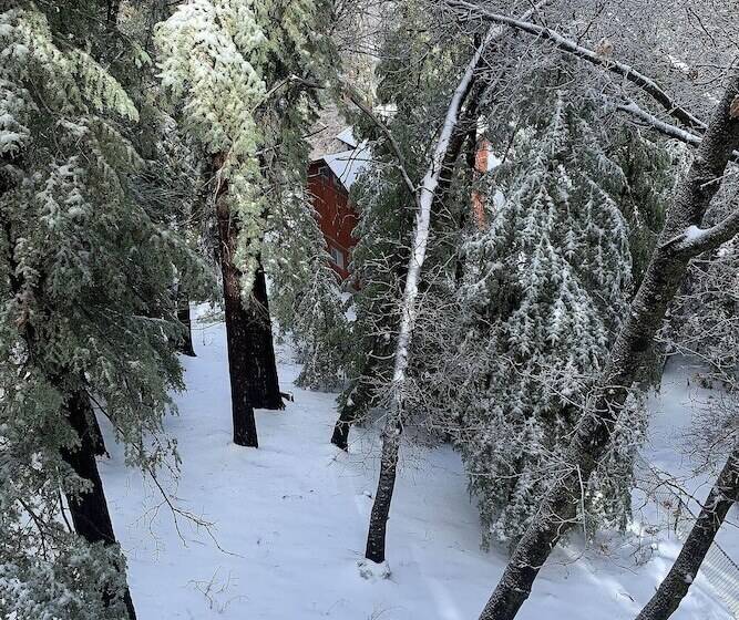 Mountain Escape W/ Views, 3 Mi To Lake Arrowhead