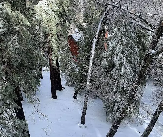 Mountain Escape W/ Views, 3 Mi To Lake Arrowhead