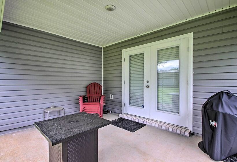 Musical Pensacola Home W/ Fire Pit + Grill!