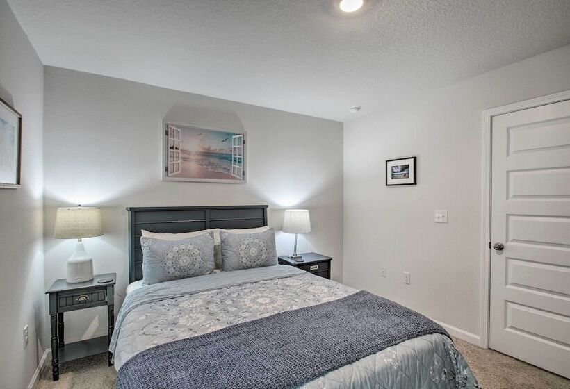 Musical Pensacola Home W/ Fire Pit + Grill!