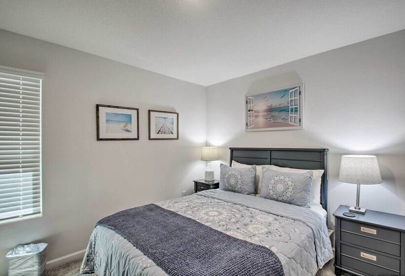 Musical Pensacola Home W/ Fire Pit + Grill!