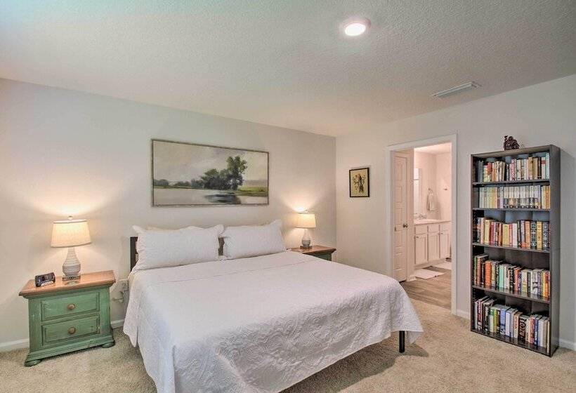 Musical Pensacola Home W/ Fire Pit + Grill!