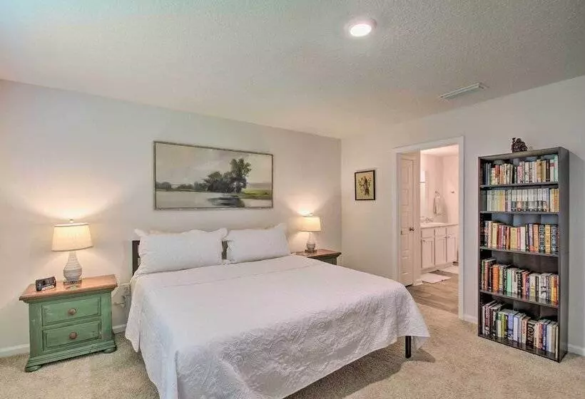 Musical Pensacola Home W/ Fire Pit + Grill!