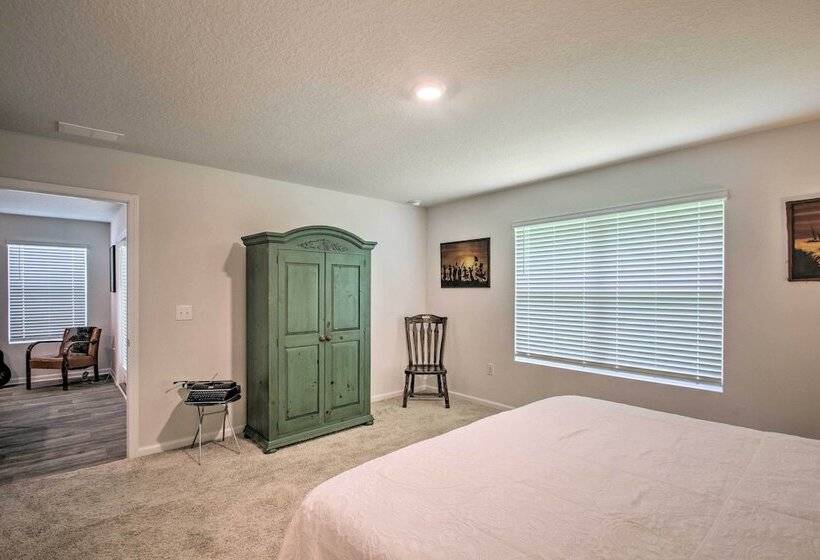 Musical Pensacola Home W/ Fire Pit + Grill!