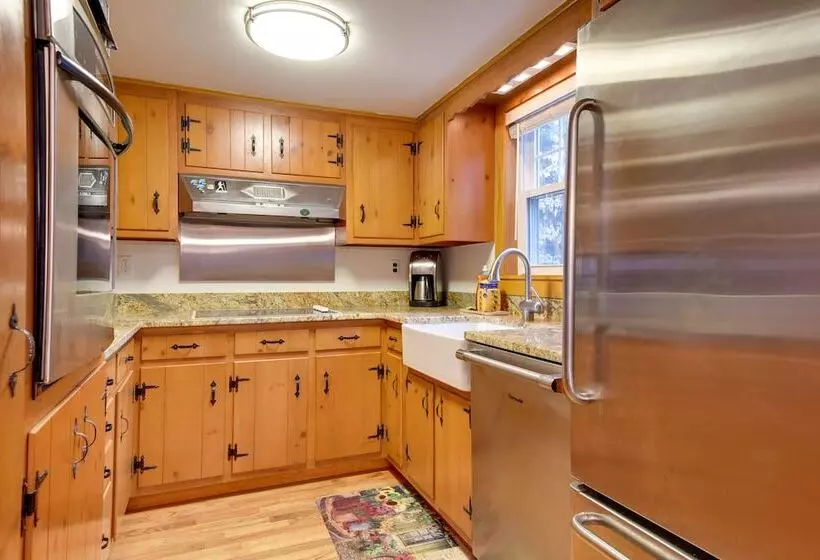 North Conway Home < Walk To Slopes At Cranmore!