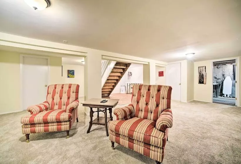 Peaceful Family Home W/ Fire Pit & Large Yard