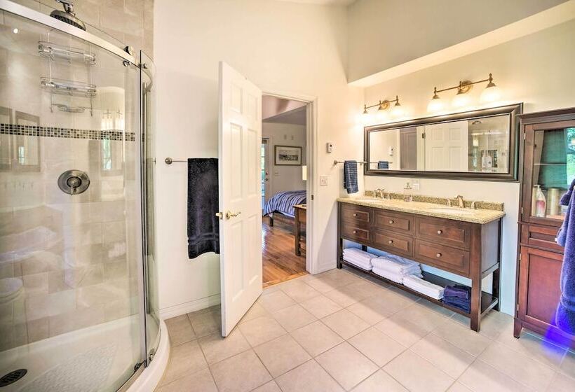 Peaceful Family Home W/ Fire Pit & Large Yard