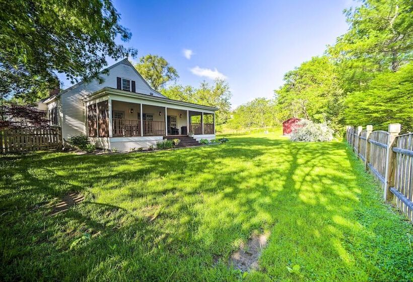 Peaceful Family Home W/ Fire Pit & Large Yard