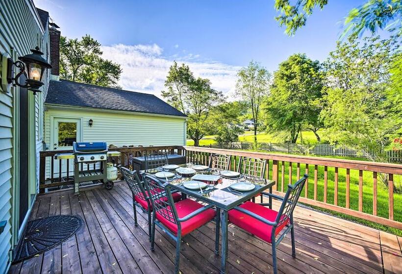 Peaceful Family Home W/ Fire Pit & Large Yard