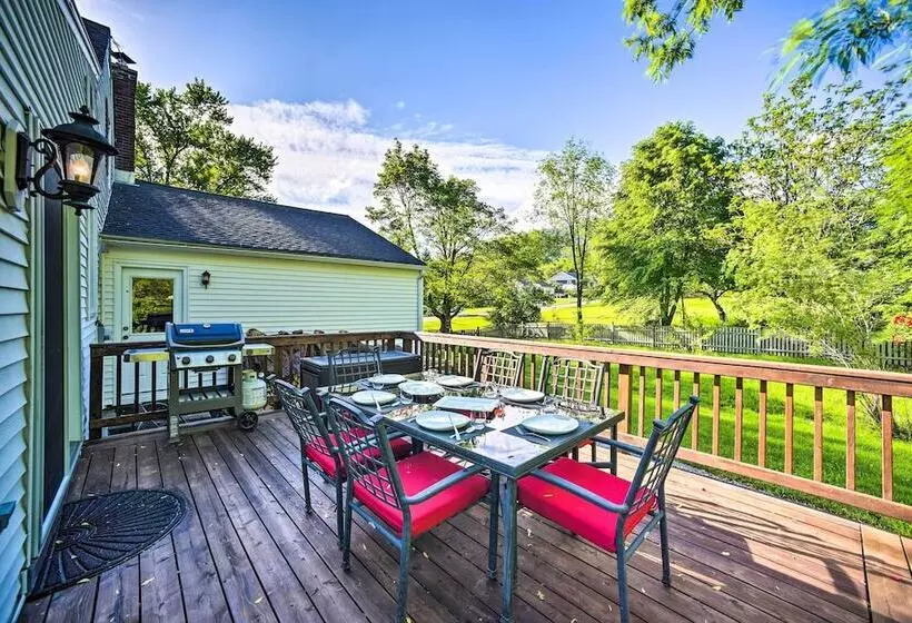 Peaceful Family Home W/ Fire Pit & Large Yard