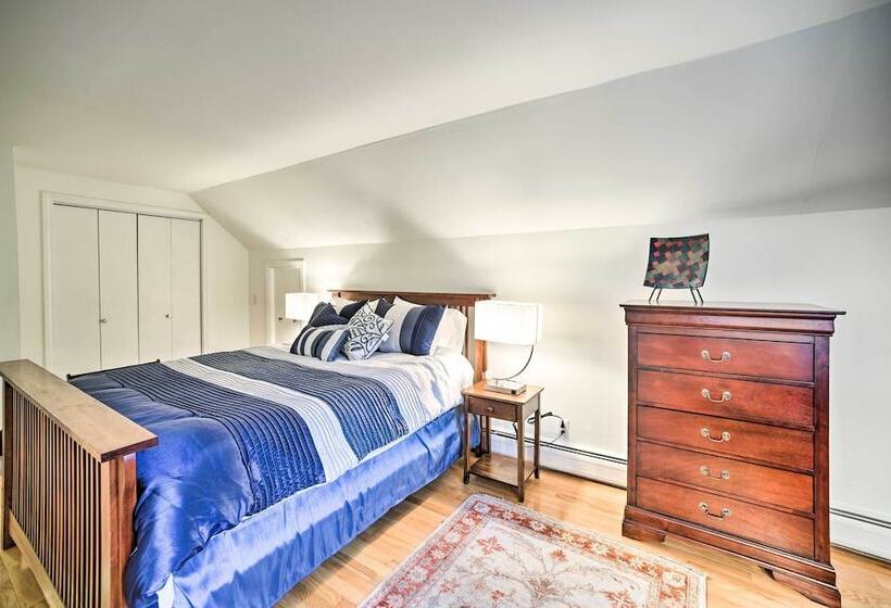 Peaceful Family Home W/ Fire Pit & Large Yard