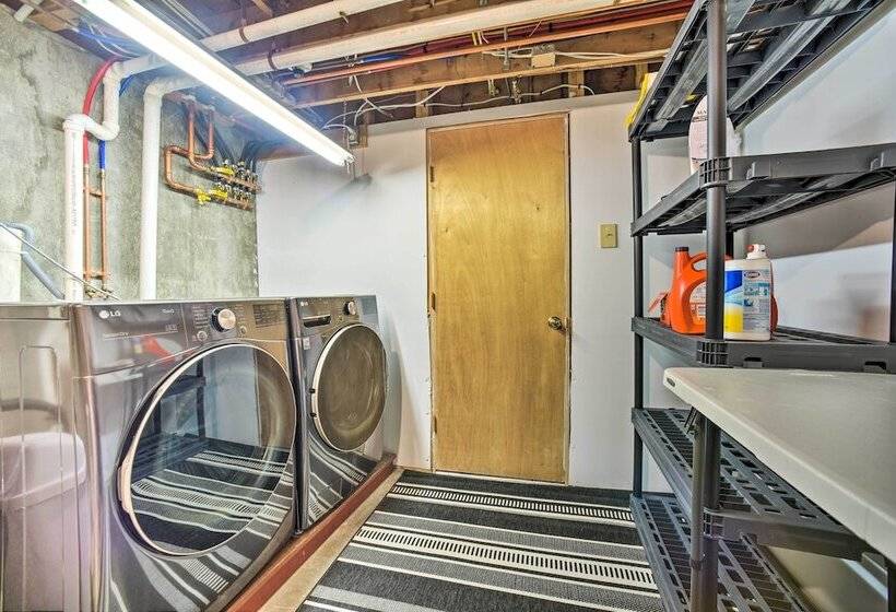 Peaceful Family Home W/ Fire Pit & Large Yard