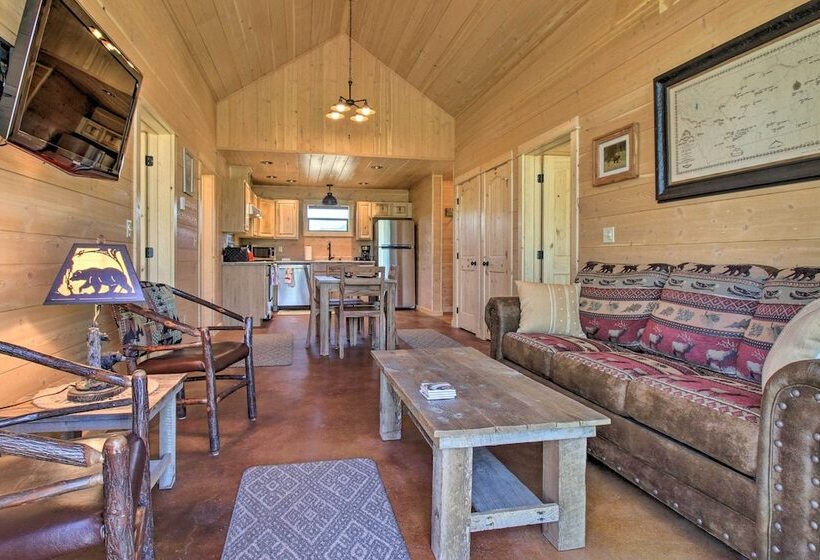 Peaceful Mtn Retreat ~ 43 Mi To Yellowstone!