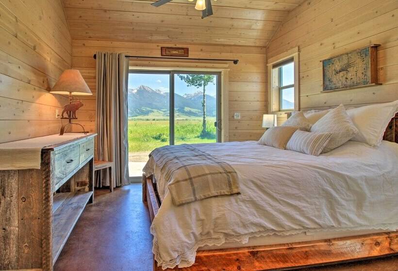 Peaceful Mtn Retreat ~ 43 Mi To Yellowstone!