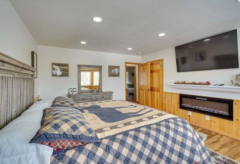 Pet Friendly Big Bear Cabin: 3 Mi To Bear Mountain
