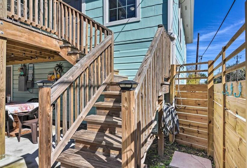 Galveston Retreat W/ Backyard & Patio!