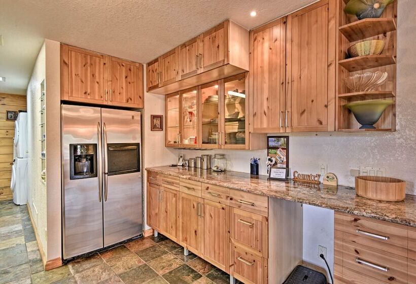 40 Acre Farm W/ Animals & Fishing In Sebring!